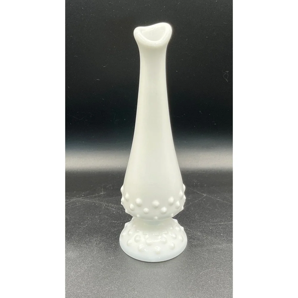 Vtg Fenton White Glass Hobnail Bud Vase Trumpet Swung Decor 7.75